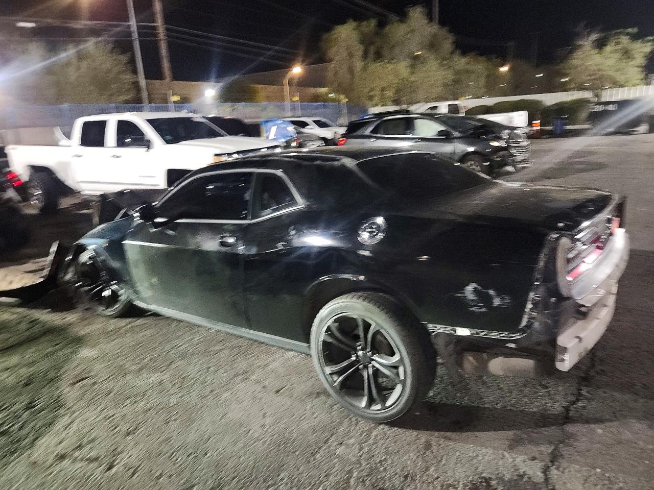 2016 DODGE CHALLENGER SXT — снимка 2
