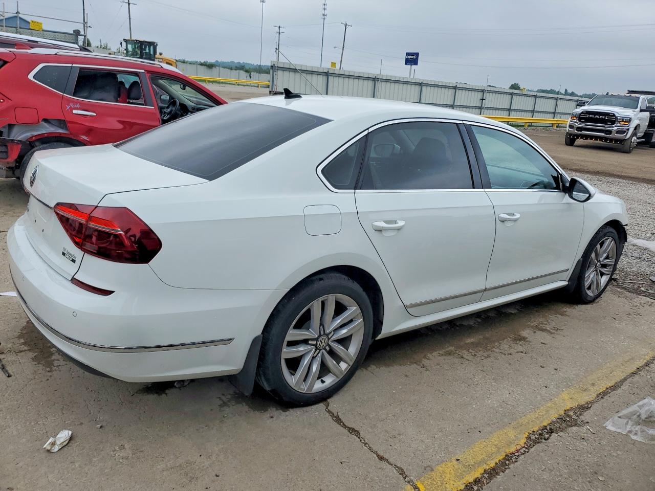 2017 VOLKSWAGEN PASSAT SE — снимка 3