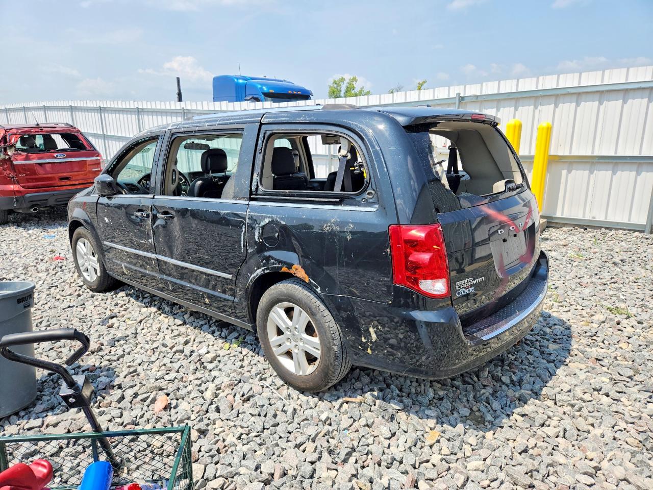 2015 DODGE GRAND CARAVAN CREW — снимка 2