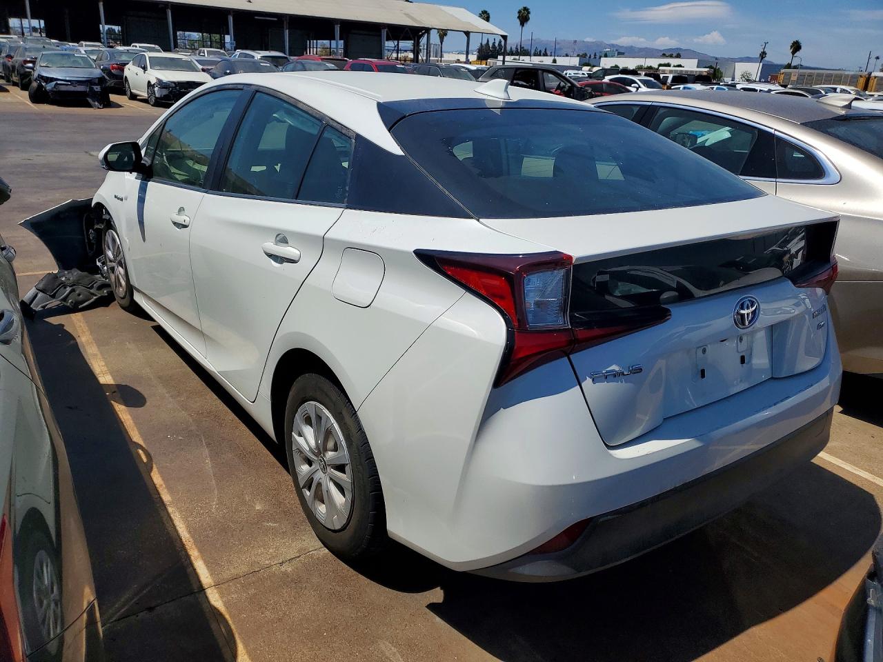 2019 TOYOTA PRIUS L ECO — снимка 2