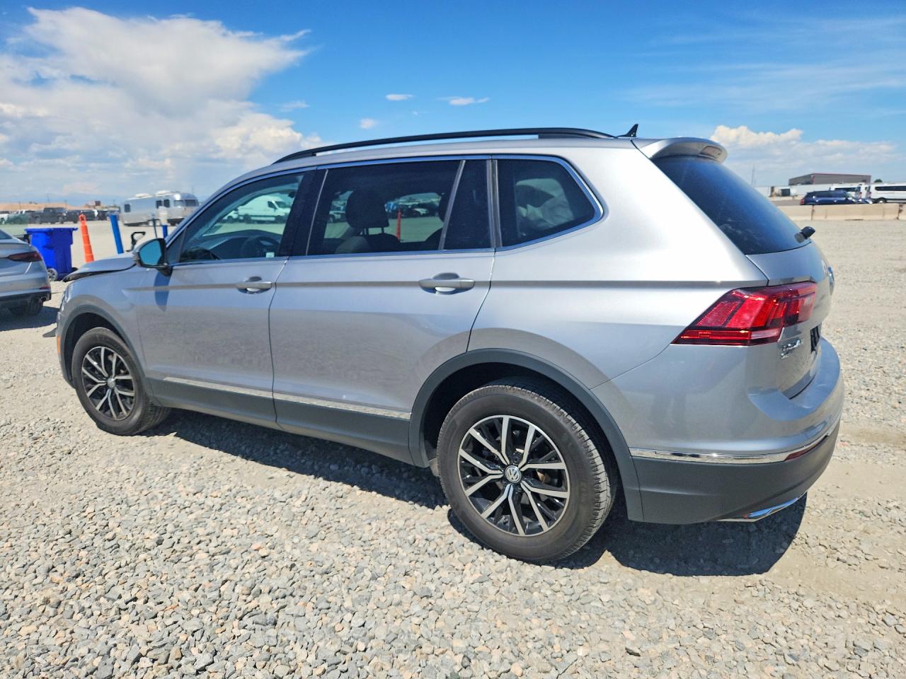 2021 VOLKSWAGEN TIGUAN SE — снимка 2