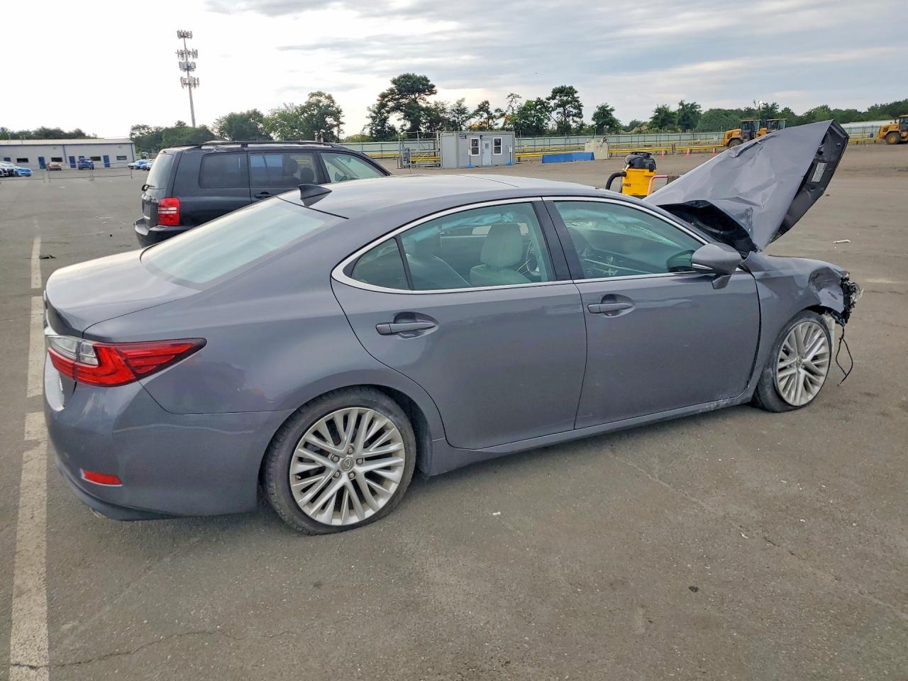 2016 LEXUS ES 350 — снимка 3