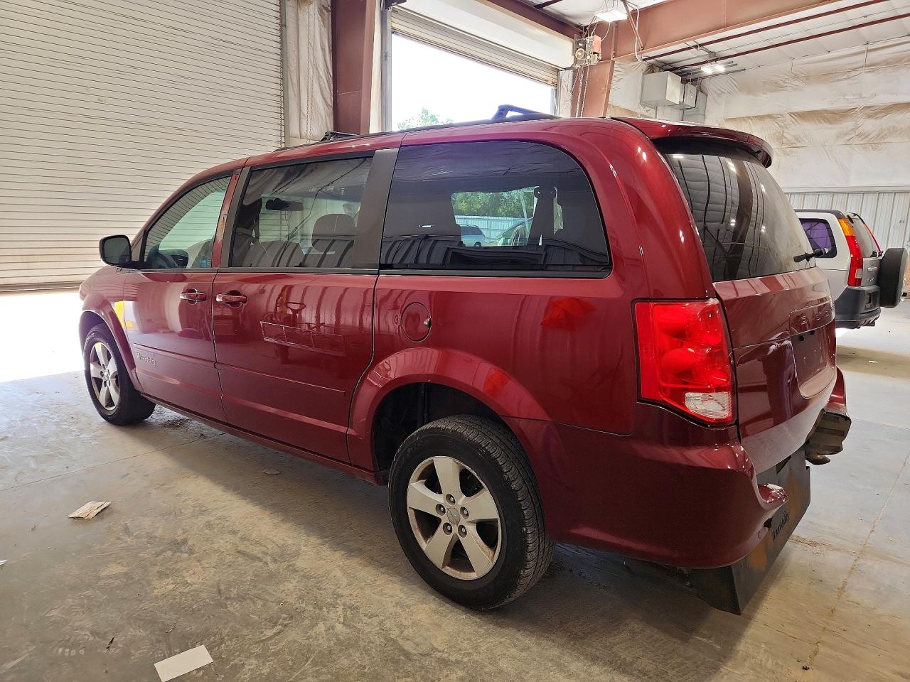 2015 DODGE GRAND CARAVAN SXT — снимка 2