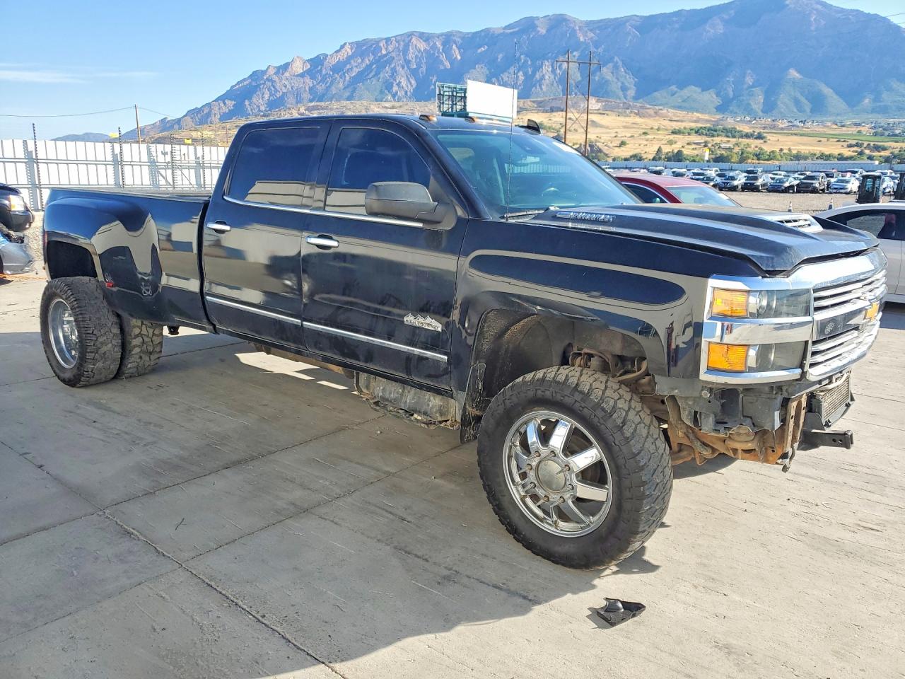 2017 CHEVROLET SILVERADO K3500 HIGH COUNTRY — снимка 4