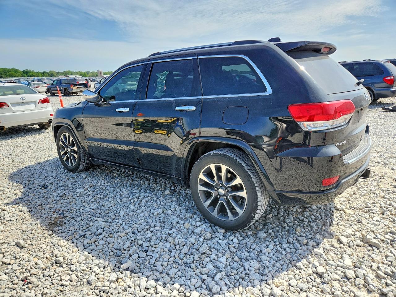 2017 JEEP GRAND CHEROKEE OVERLAND — снимка 2