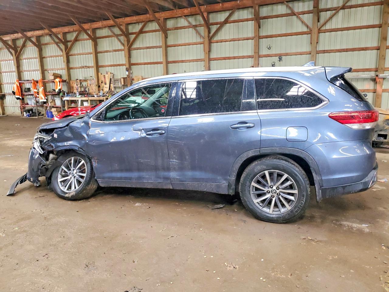 2017 TOYOTA HIGHLANDER XLE — снимка 2