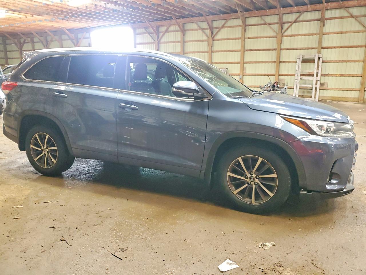 2017 TOYOTA HIGHLANDER XLE — снимка 4