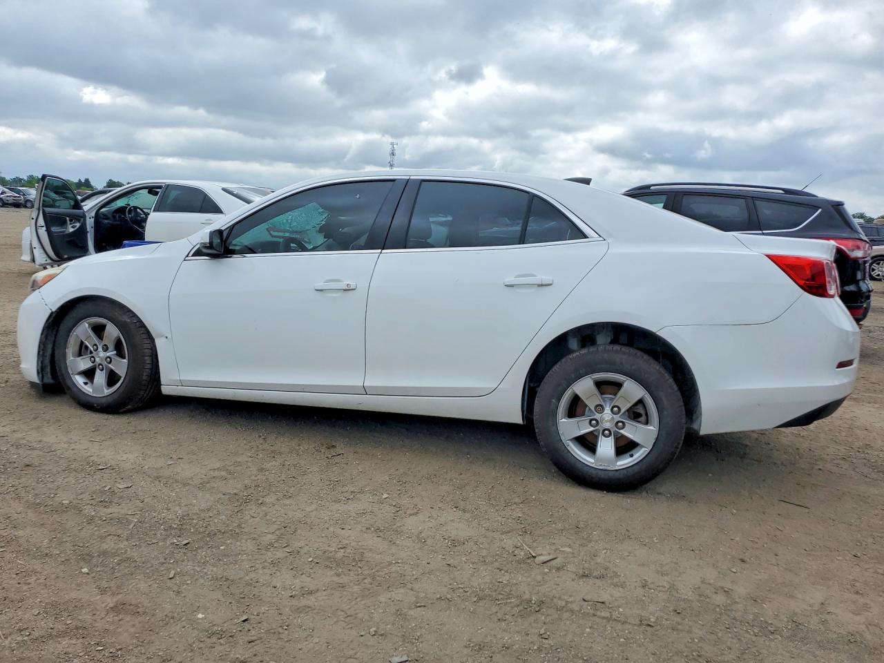 2015 CHEVROLET MALIBU LS — снимка 2