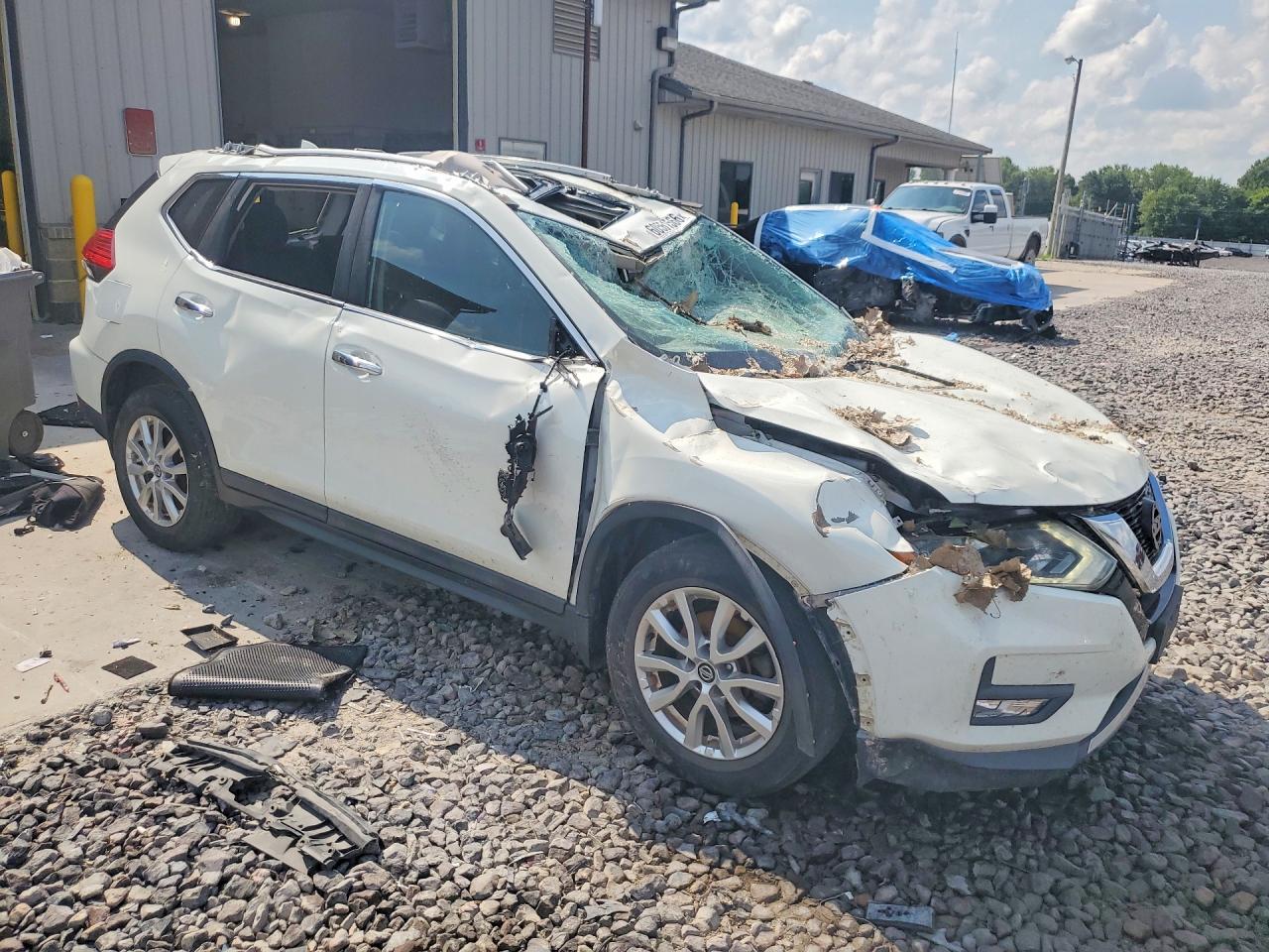 2017 NISSAN ROGUE SV — снимка 4