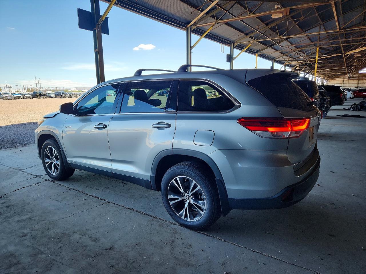 2019 TOYOTA HIGHLANDER HYBRID LE — снимка 2
