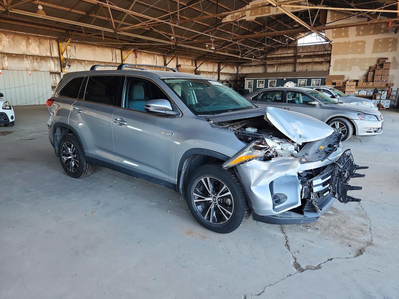 2019 TOYOTA HIGHLANDER HYBRID LE — снимка 4