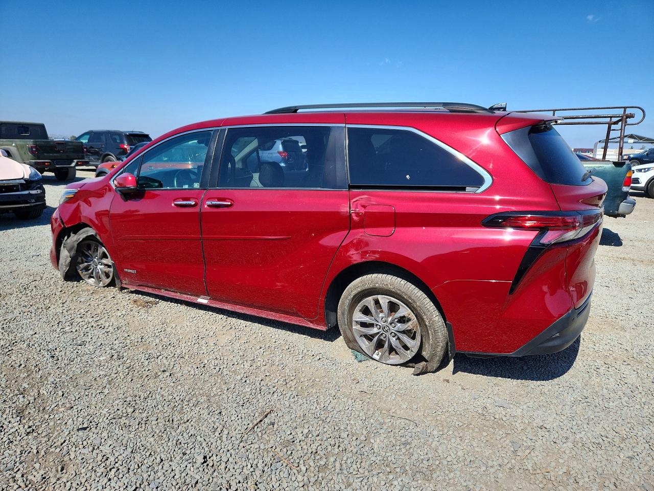 2021 TOYOTA SIENNA XLE — снимка 2