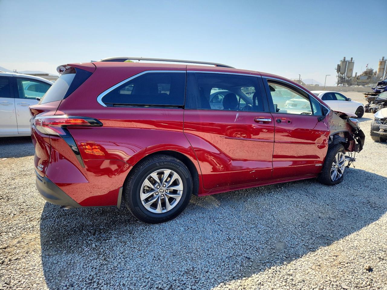2021 TOYOTA SIENNA XLE — снимка 3