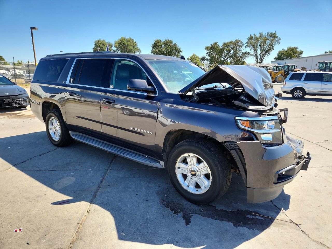 2015 CHEVROLET SUBURBAN C1500 LT — снимка 4