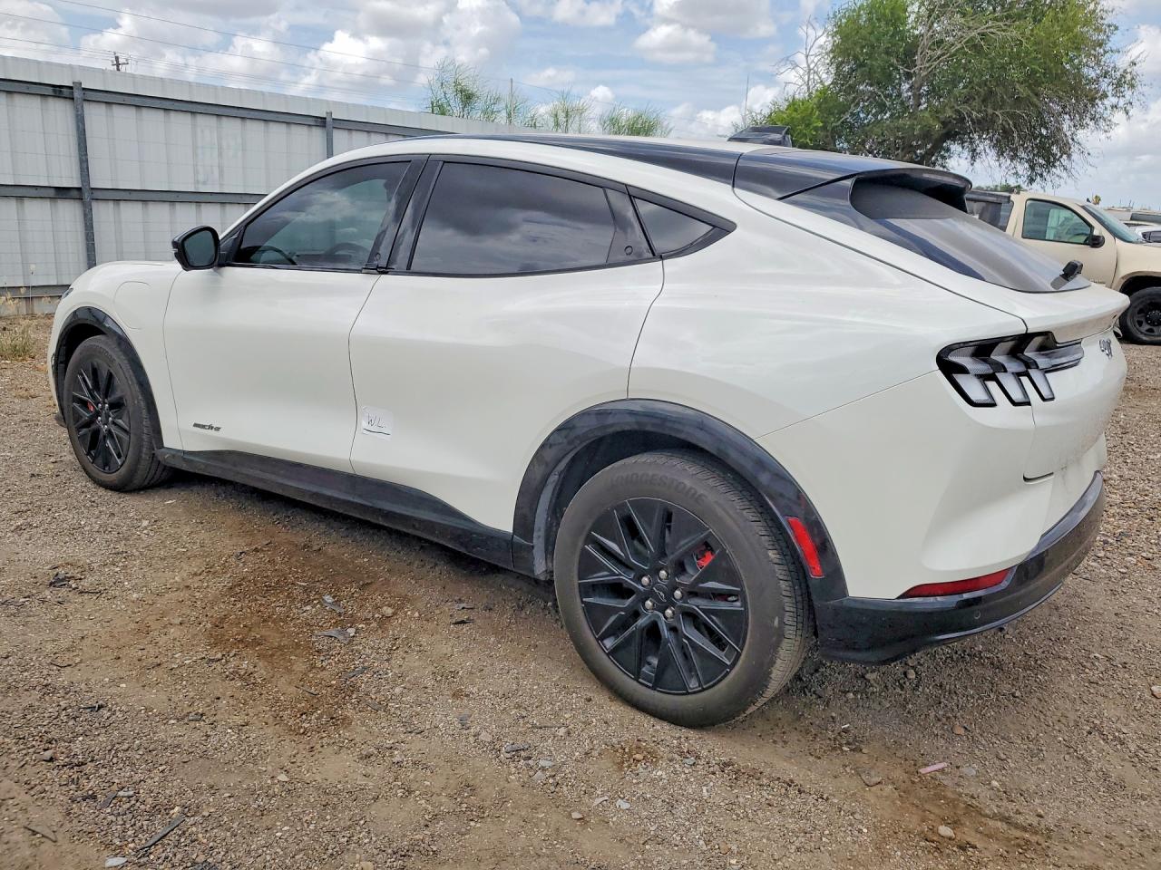 2025 FORD MUSTANG MACH-E PREMIUM — снимка 2