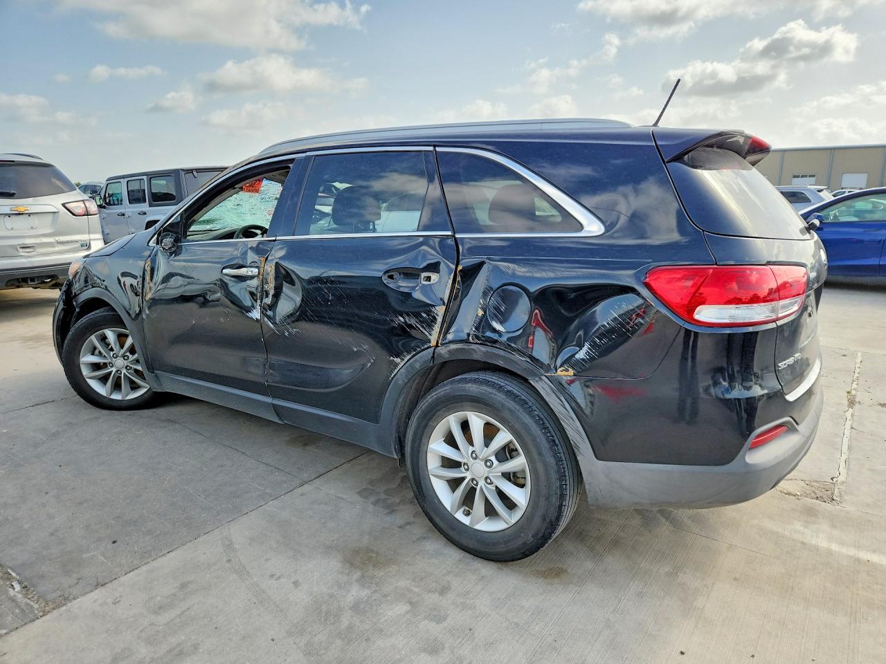 2017 KIA SORENTO LX — снимка 2