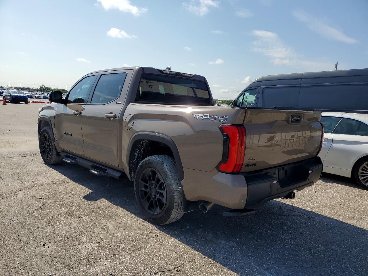 2026 TOYOTA TUNDRA LIMITED — снимка 2