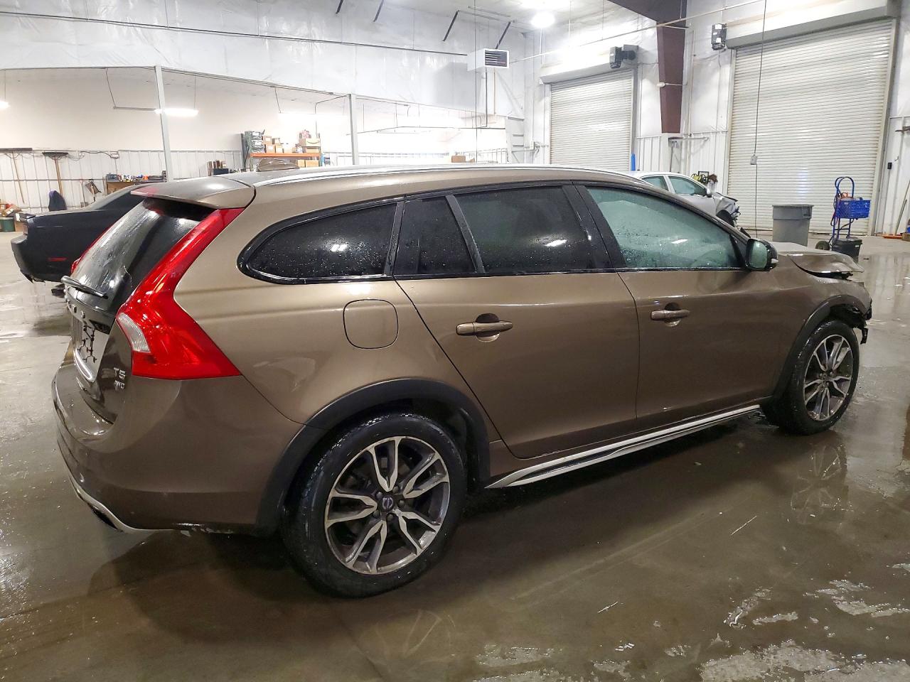 2016 VOLVO V60 CROSS COUNTRY PLATINUM — снимка 3