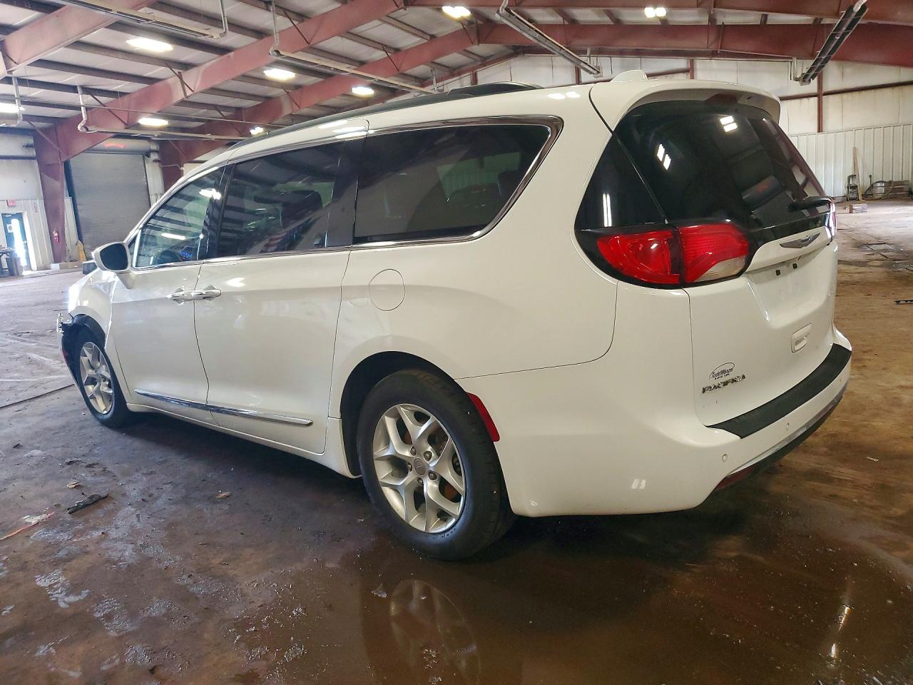 2017 CHRYSLER PACIFICA TOURING L — снимка 2