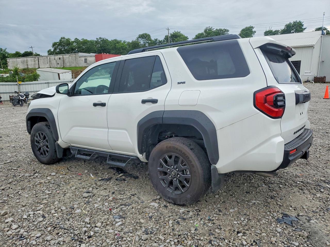 2026 TOYOTA 4RUNNER SR5 — снимка 2