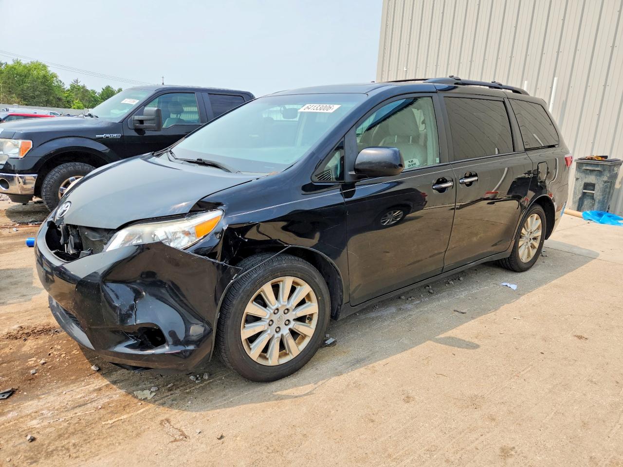 2015 TOYOTA SIENNA XLE 7-PASSENGER