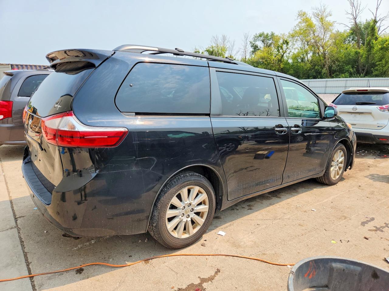 2015 TOYOTA SIENNA XLE 7-PASSENGER — снимка 3