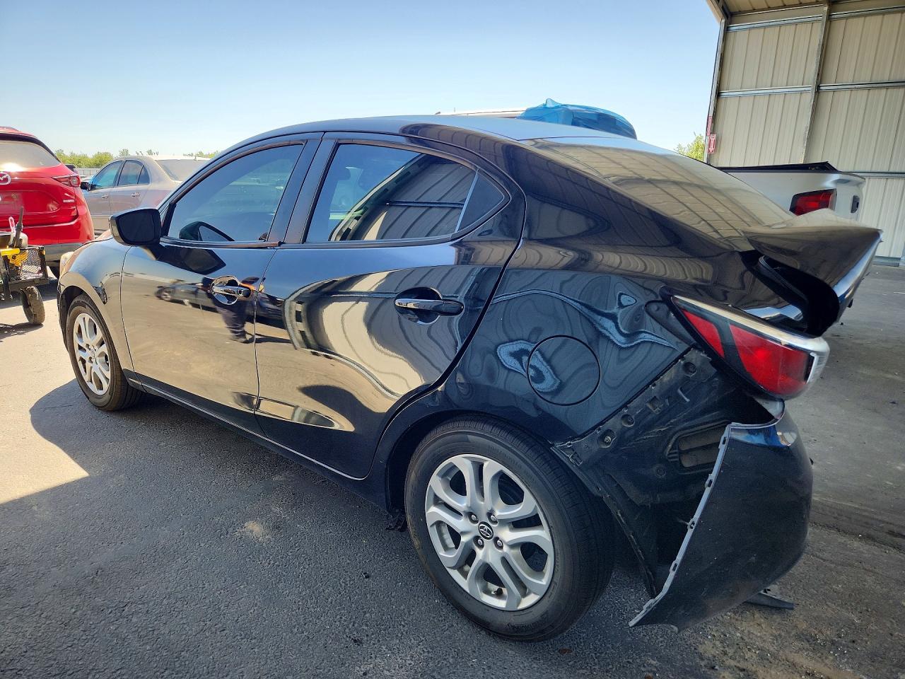 2017 TOYOTA YARIS IA BASE — снимка 2