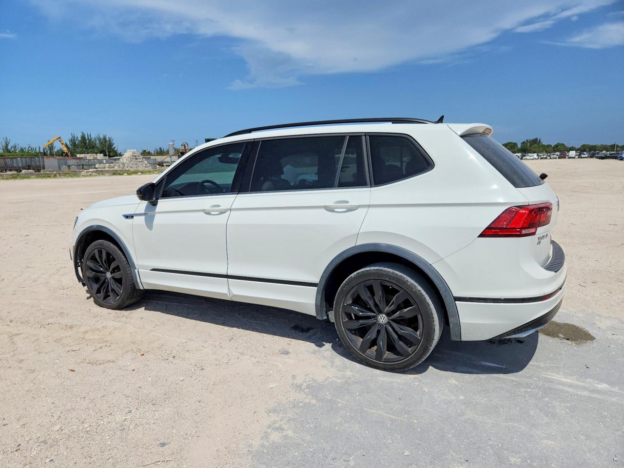 2021 VOLKSWAGEN TIGUAN SE — снимка 2