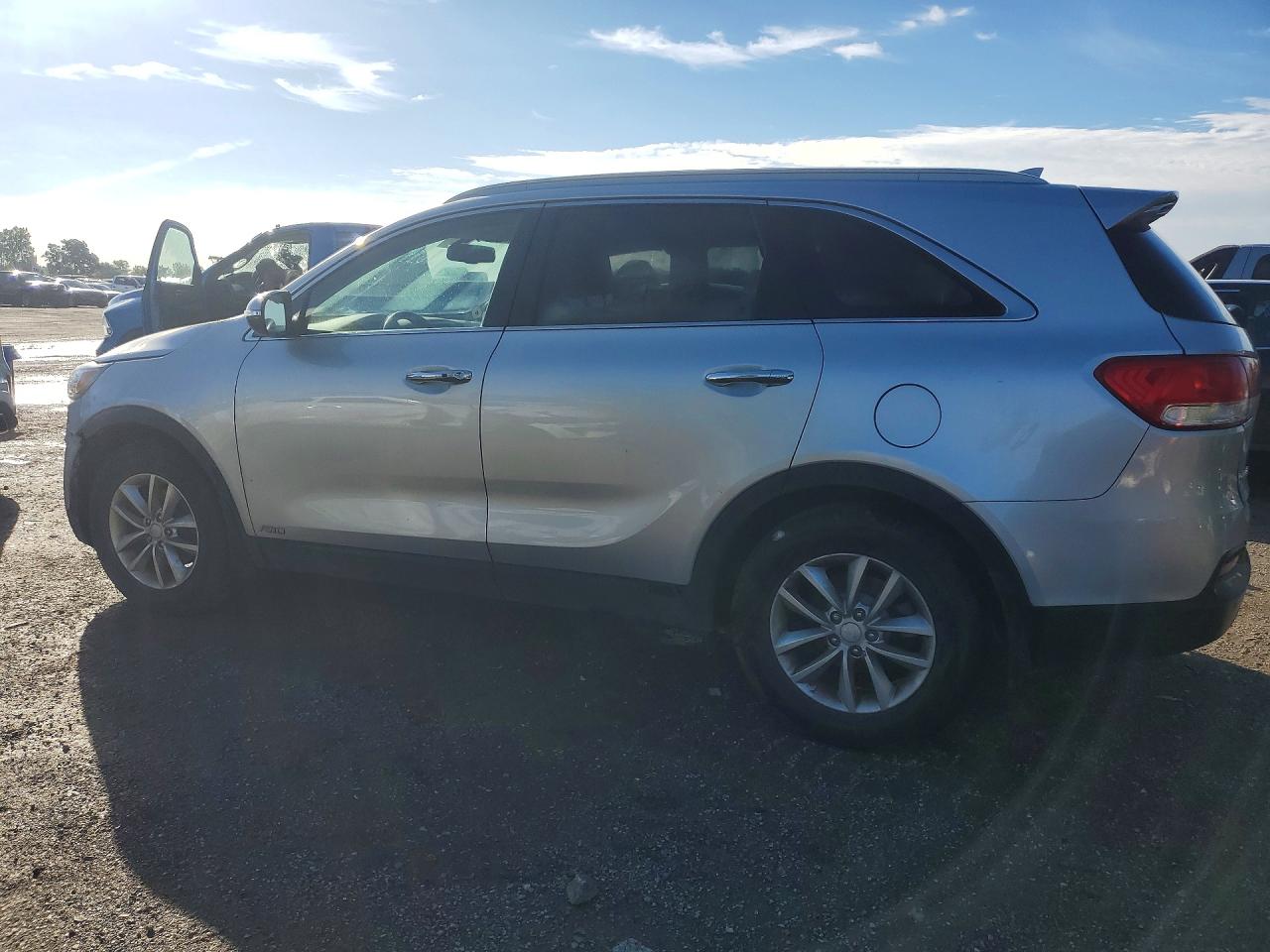 2017 KIA SORENTO LX — снимка 2