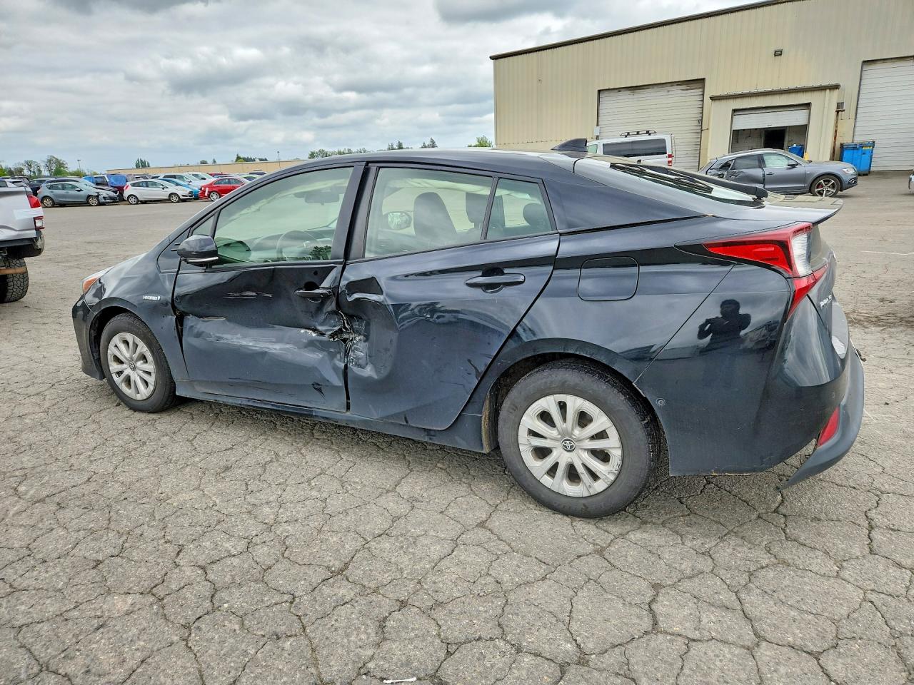 2019 TOYOTA PRIUS LE — снимка 2