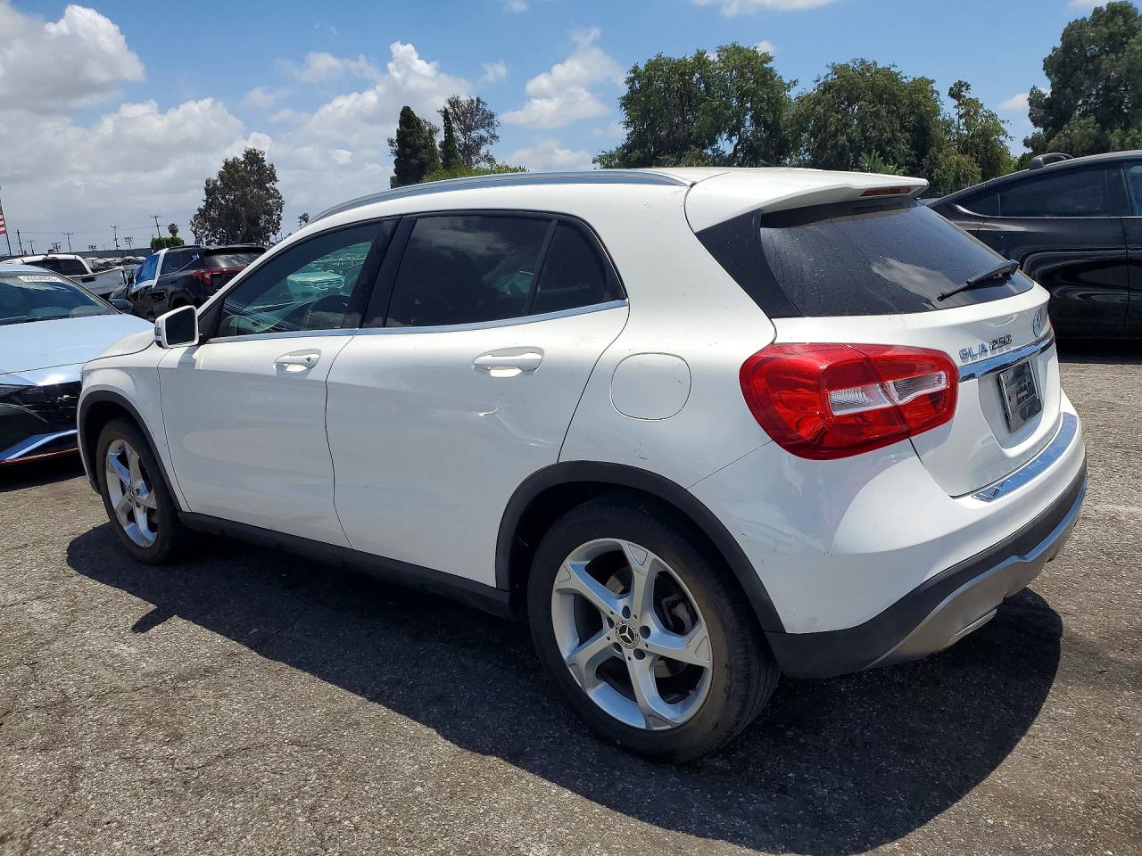 2019 MERCEDES-BENZ GLA 250 — снимка 3