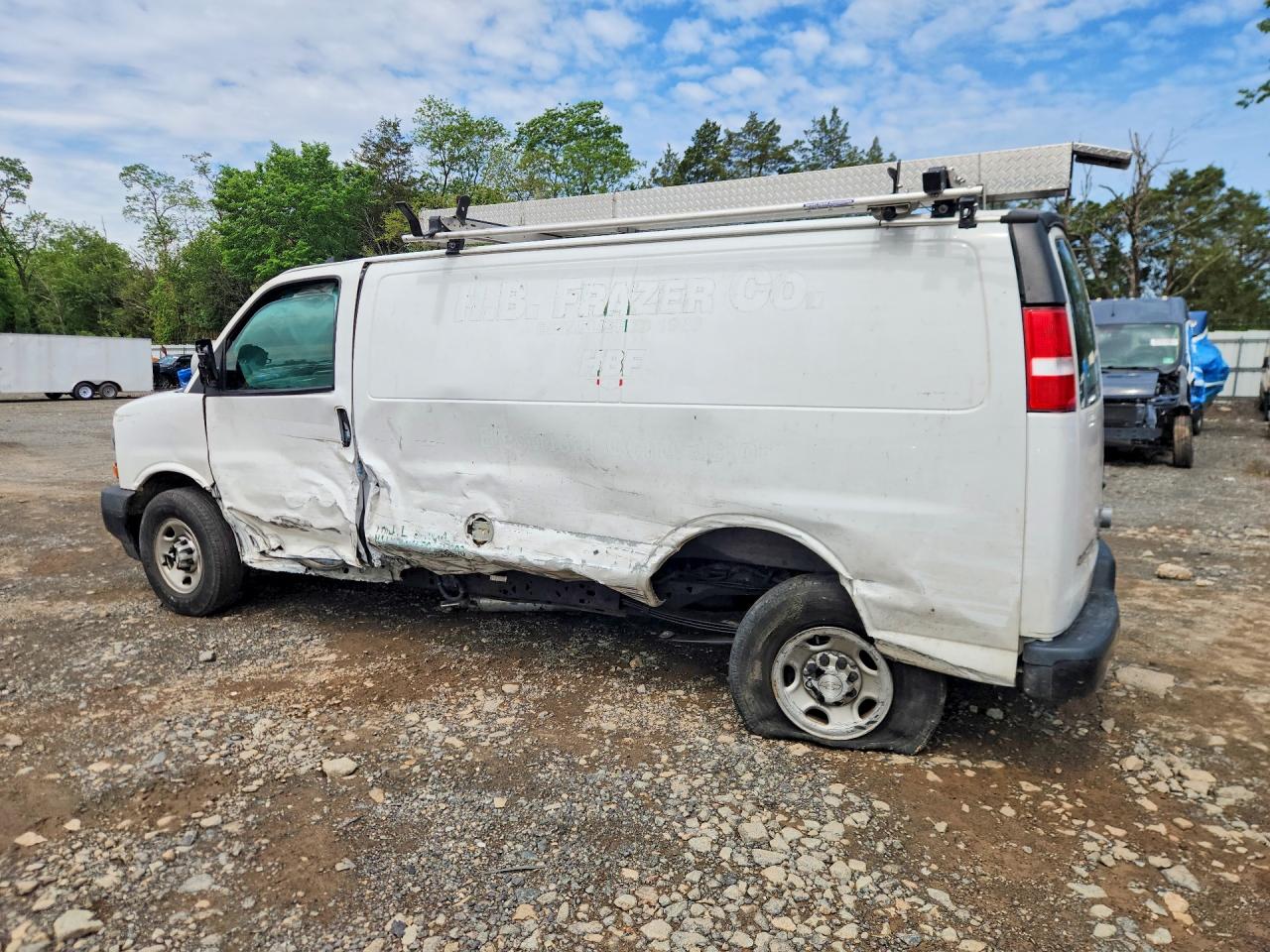 2019 CHEVROLET EXPRESS G2500 — снимка 2