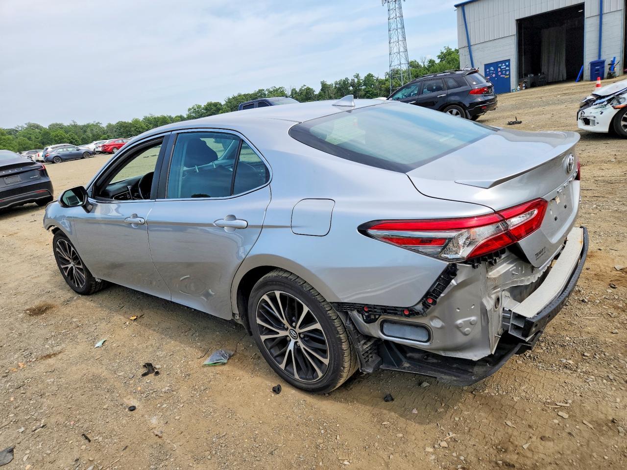 2019 TOYOTA CAMRY SE — снимка 2