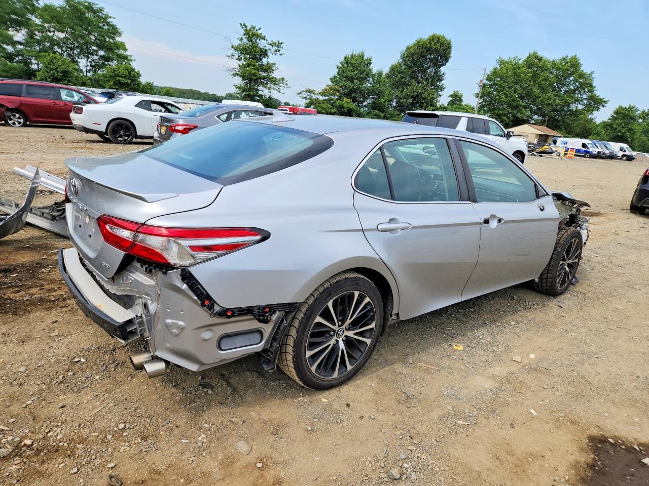 2019 TOYOTA CAMRY SE — снимка 3
