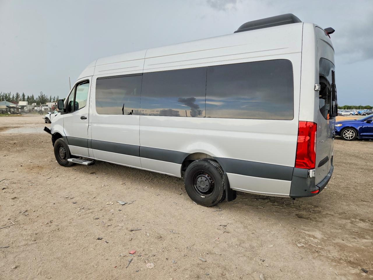 2024 MERCEDES-BENZ SPRINTER 2500 — снимка 2