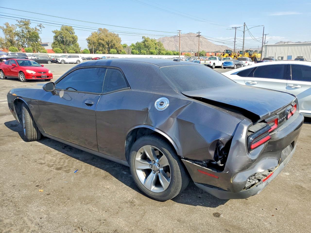 2015 DODGE CHALLENGER SXT — снимка 2
