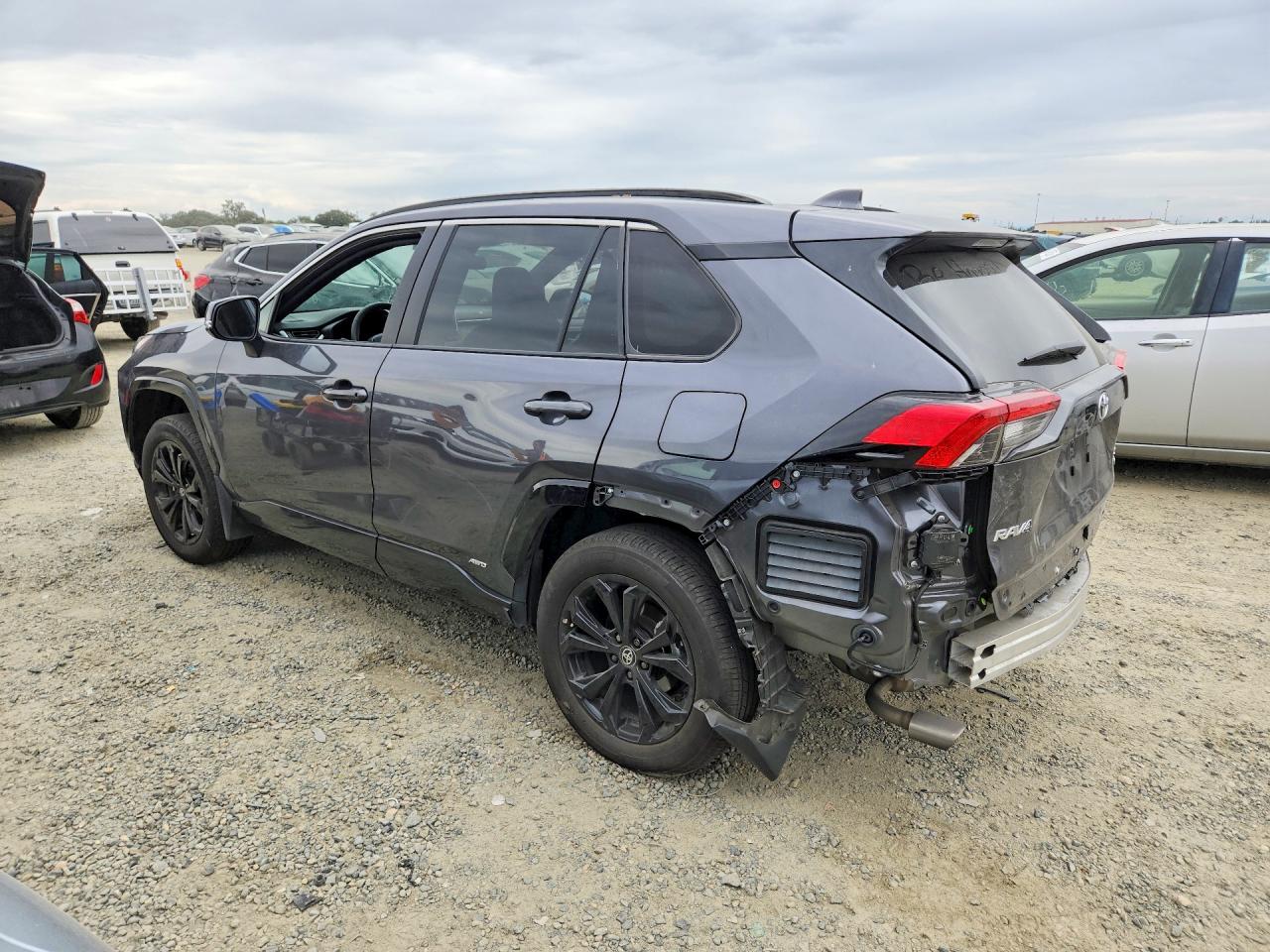 2024 TOYOTA RAV4 SE — снимка 2