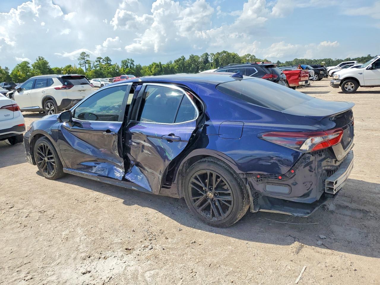 2021 TOYOTA CAMRY SE — снимка 2