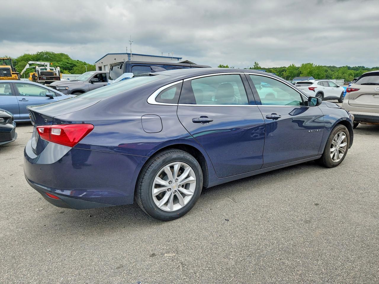 2025 CHEVROLET MALIBU LT — снимка 3