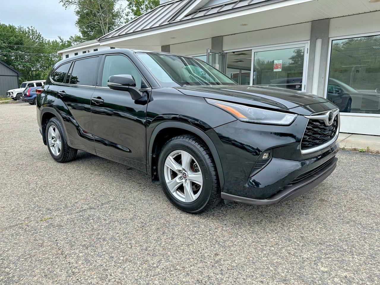 2021 TOYOTA HIGHLANDER LE