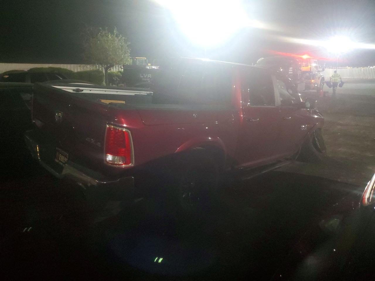 2016 RAM 1500 LARAMIE — photo 3