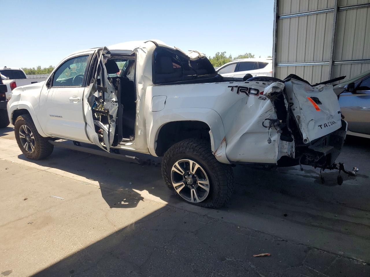 2019 TOYOTA TACOMA TRD SPORT — снимка 2