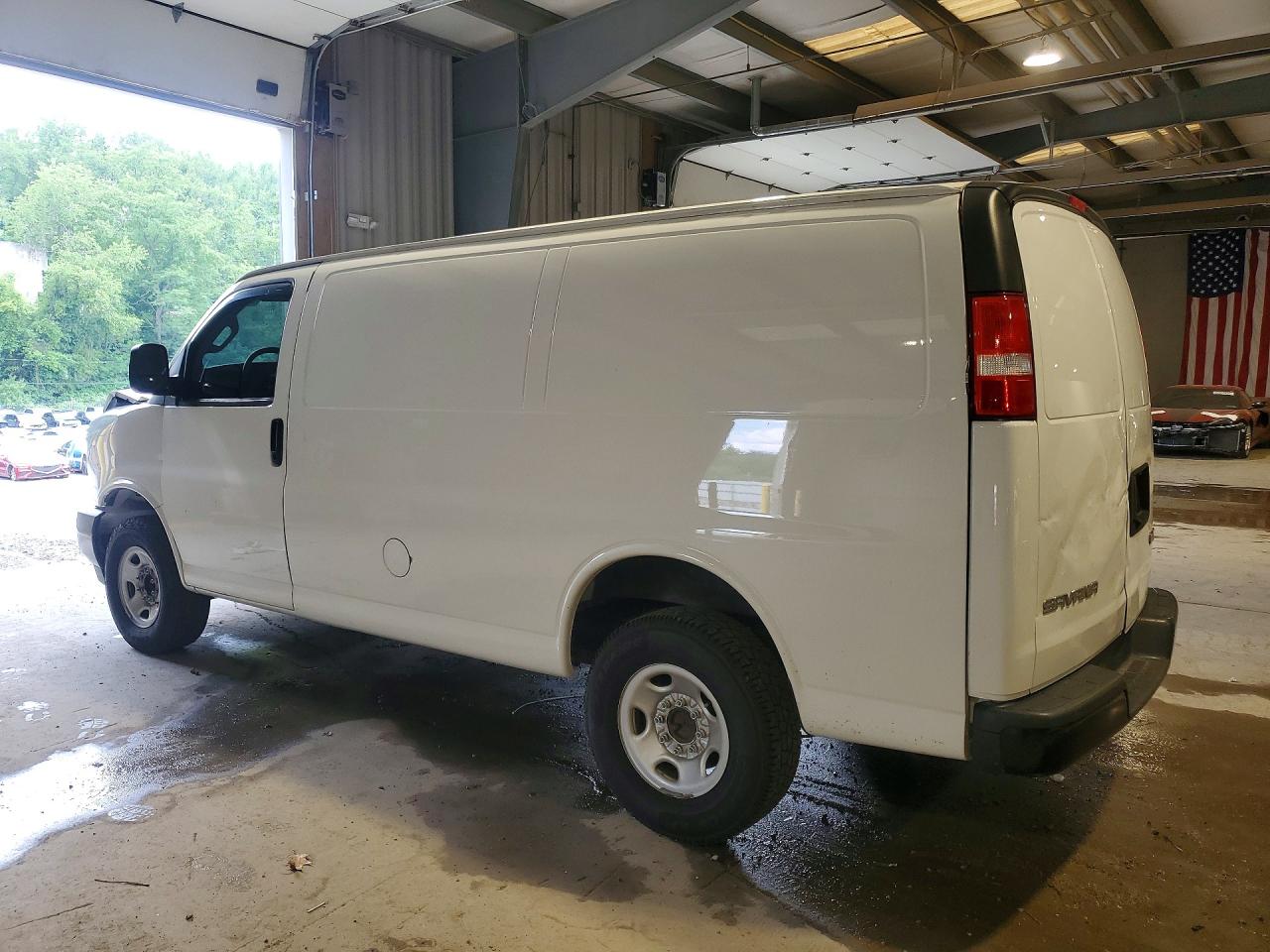 2023 GMC SAVANA G2500 — снимка 2
