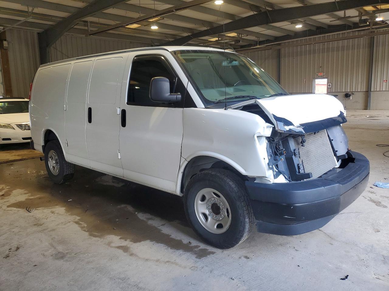 2023 GMC SAVANA G2500 — снимка 4