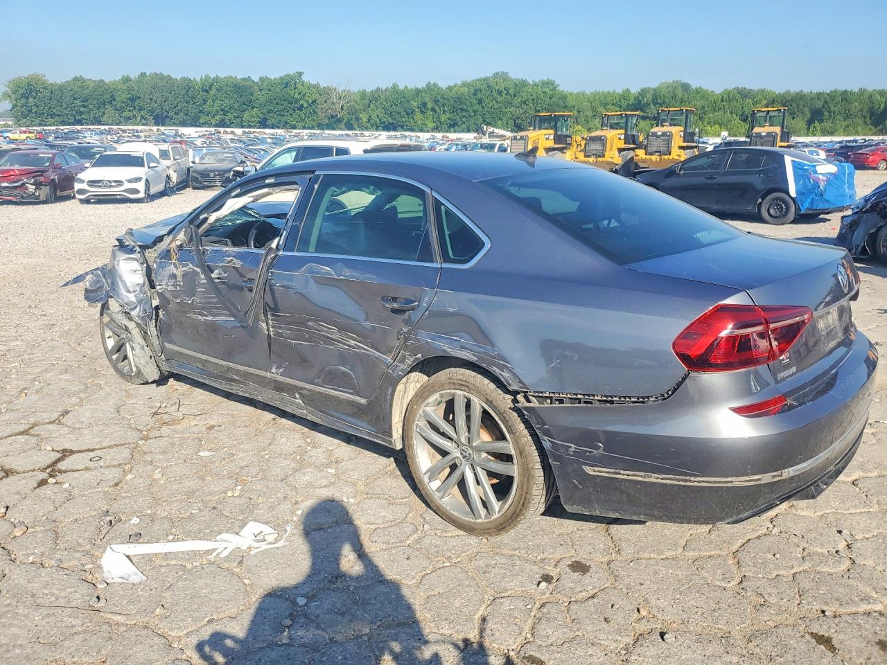 2017 VOLKSWAGEN PASSAT R-LINE — снимка 2