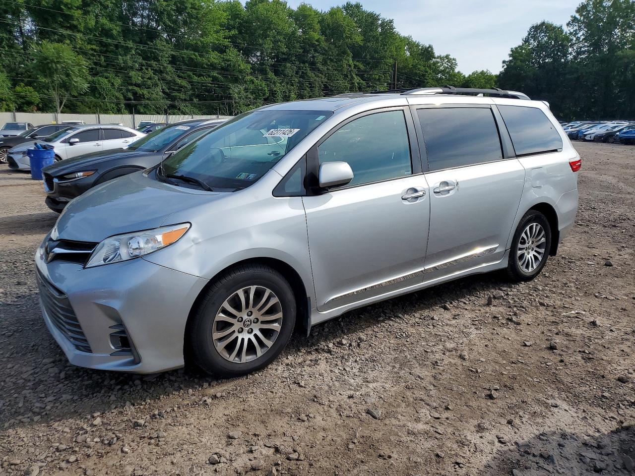 2020 TOYOTA SIENNA XLE 8-PASSENGER