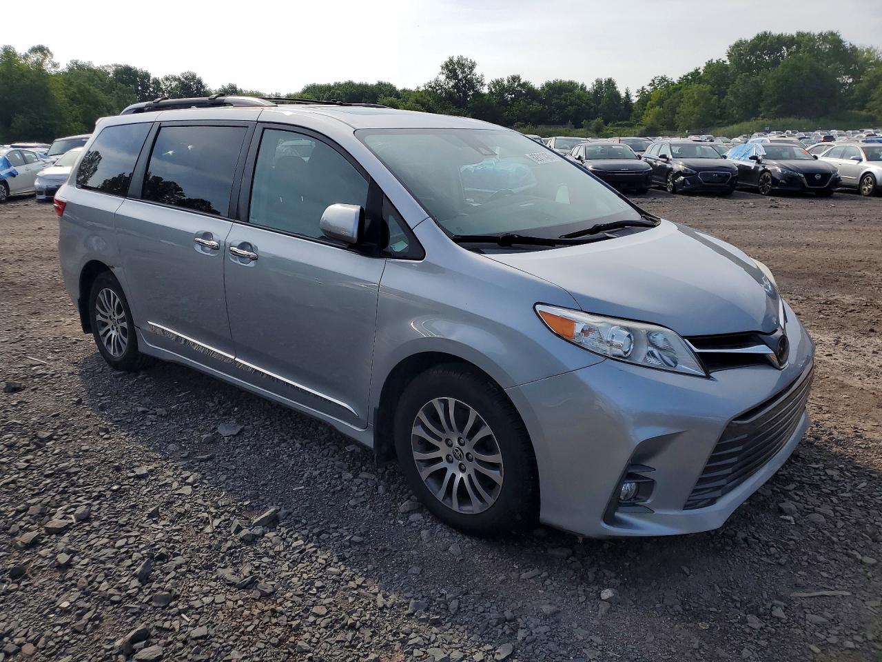 2020 TOYOTA SIENNA XLE 8-PASSENGER — снимка 4