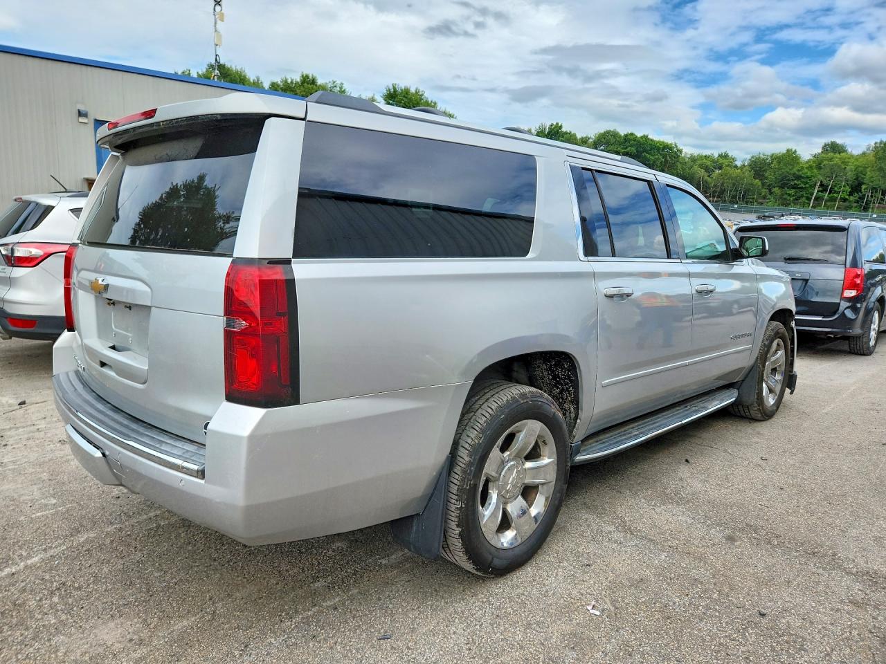 2015 CHEVROLET SUBURBAN K1500 LTZ — снимка 3