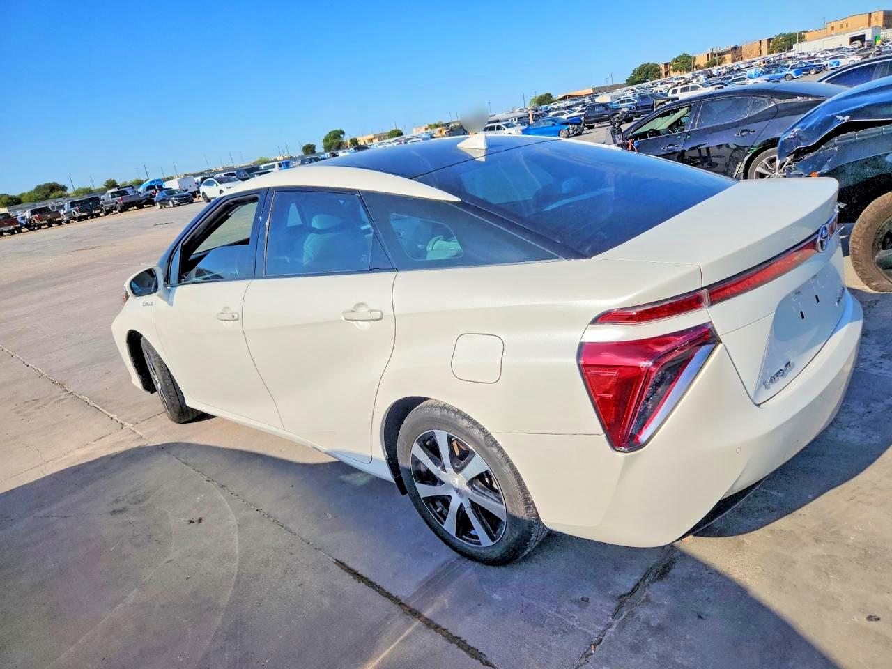 2018 TOYOTA MIRAI BASE — снимка 2