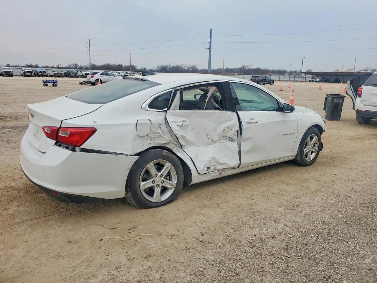 2024 CHEVROLET MALIBU LS — снимка 3